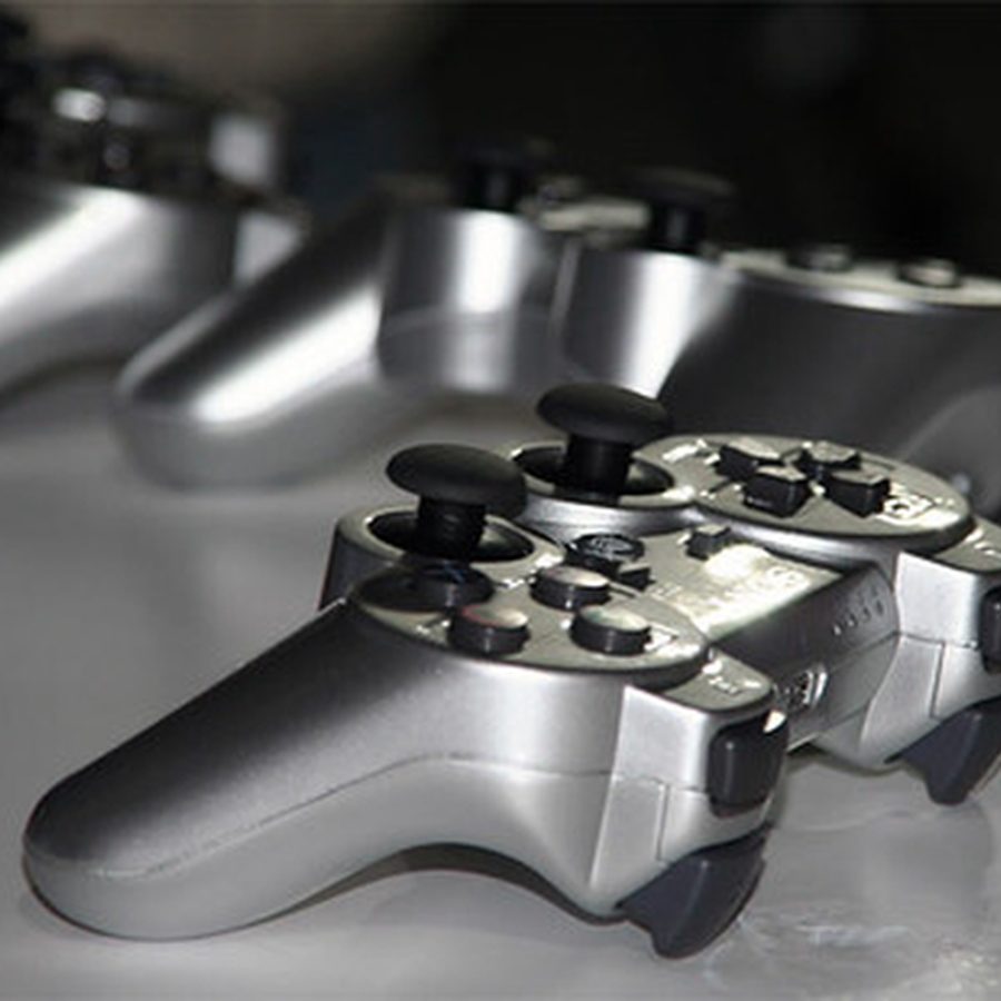 Mobitrend Bluetooth Mobile Gamepad with Phone Clip
