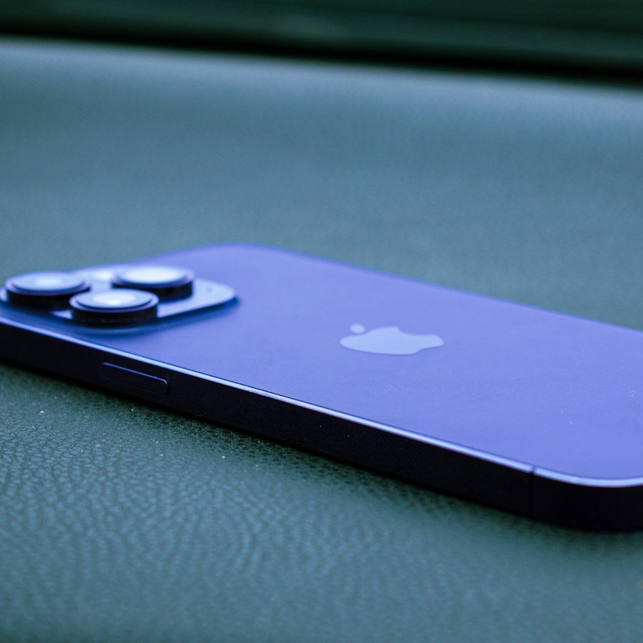 Apple iPhone 14 (128GB, Deep Purple)