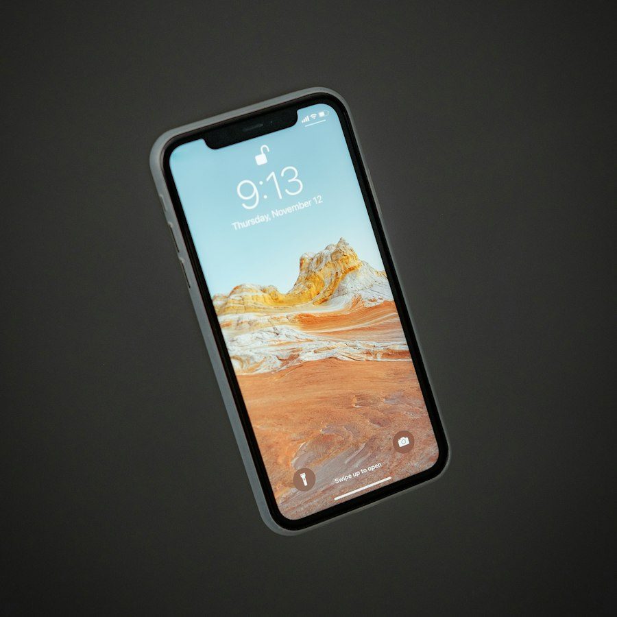 Apple iPhone XR (64GB, Coral)