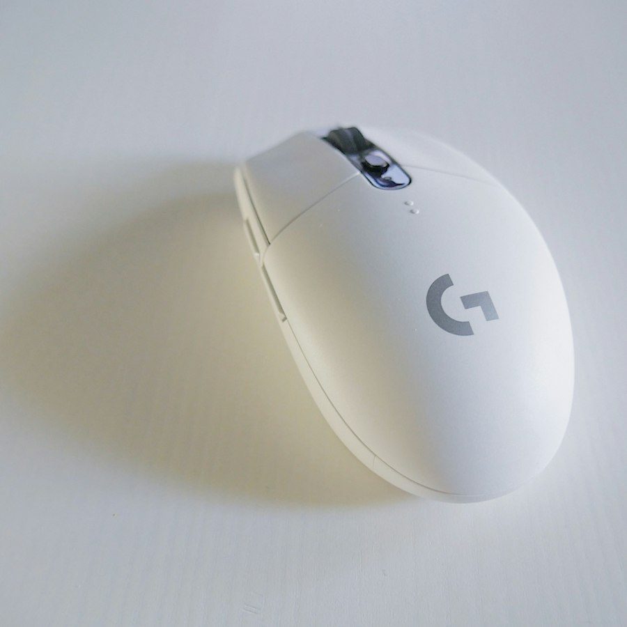 Logitech G304 Lightspeed Wireless Gaming Mouse